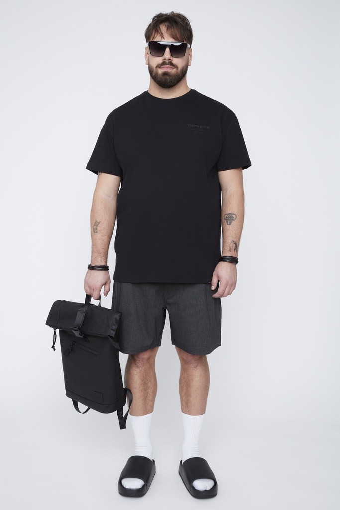 Playera Gráfica Logo Posterior Thickems - Tallas Grandes (4XL)